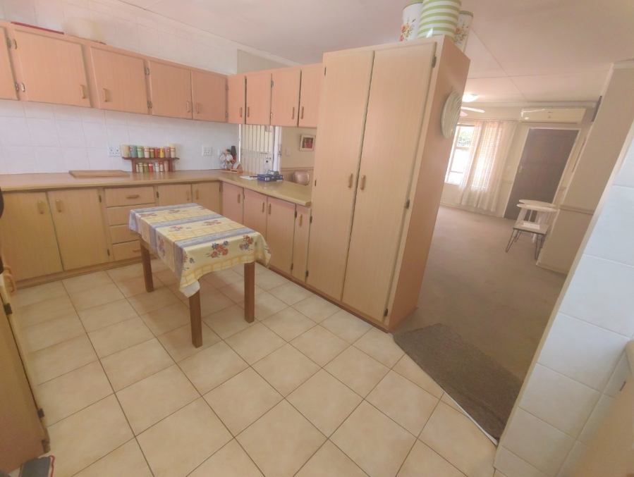 To Let 3 Bedroom Property for Rent in Fleurdal Free State